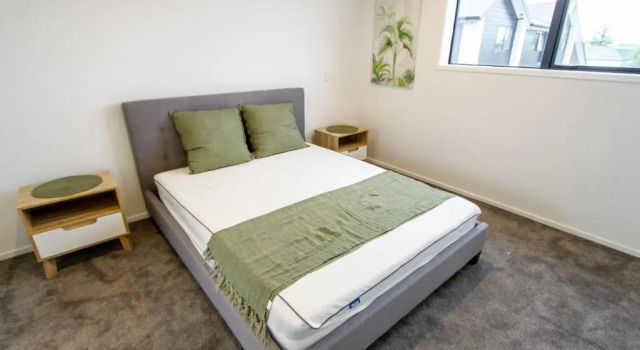 2 bed Central Addington w/Park, Забронировать Апартаменты/квартира Отели Крайстчёрч с парковкой, Парковка