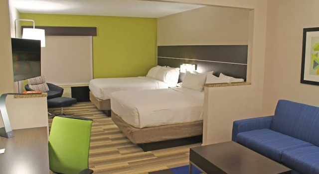 Четырёхместный люкс Holiday Inn Express Hotel & Suites Cape Girardeau I-55 by IHG