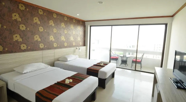 Номер Superior с видом на бассейн Welcome Plaza Hotel Pattaya