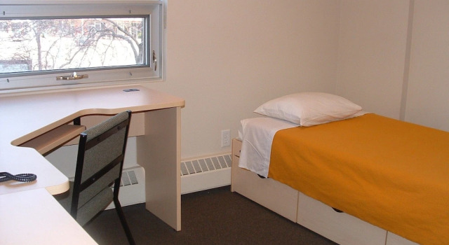 Кровать в общем номере University of Alberta - Guest Accommodation