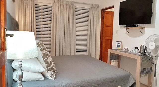 Двухместный номер Comfort c 1 комнатой Six Valk Avenue Guest House