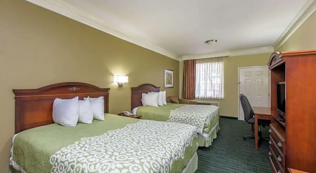 Vierer Suite Days Inn & Suites by Wyndham Big Spring