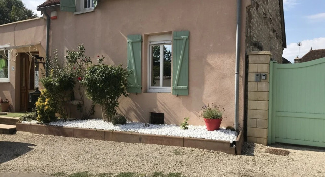 Maison de Bourgogne, Book Hotel Villy 