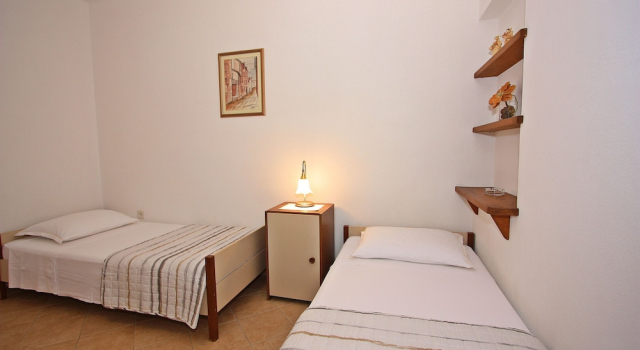 Apartments Irena, Prenota Appartamento Postira 