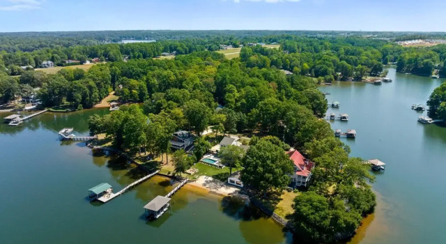 Коттедж Keenan Beach W/beach, Heated Pool & Game Room