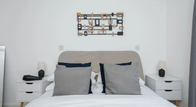Old Street - Sleek Apartment