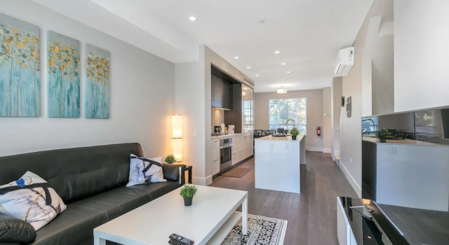 Апартаменты Modern Townhouse at Marine by Elevate Rooms