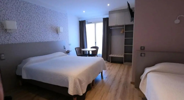 Трёхместный номер Standard Beaune Hôtel