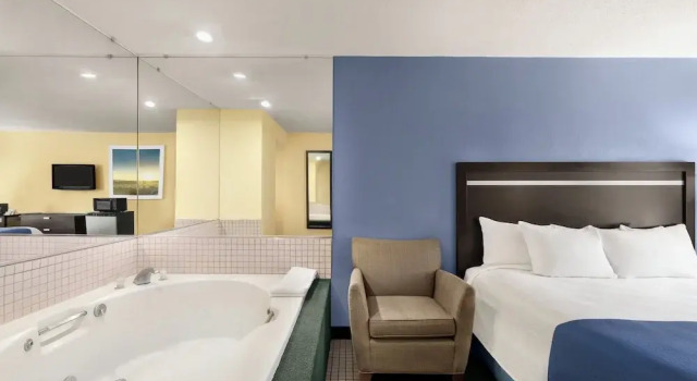 Люкс Deluxe The Cayuga Inn at the Finger Lakes
