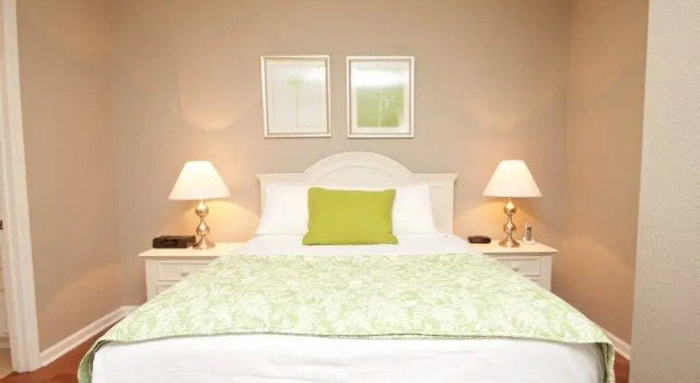 10-106 2 Bedroom Condo by RedAwning