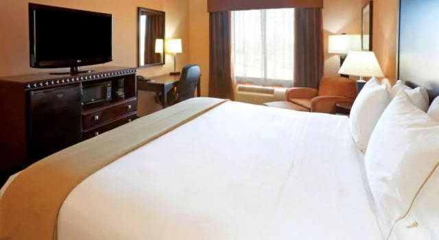 Номер Comfort Inn & Suites Dallas Medical-Market Center