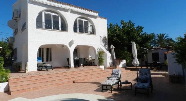 Вилла с 2 комнатами Villa Tina para 4 personas