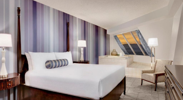 Двухместные люкс Corner Pyramid Luxor Hotel and Casino