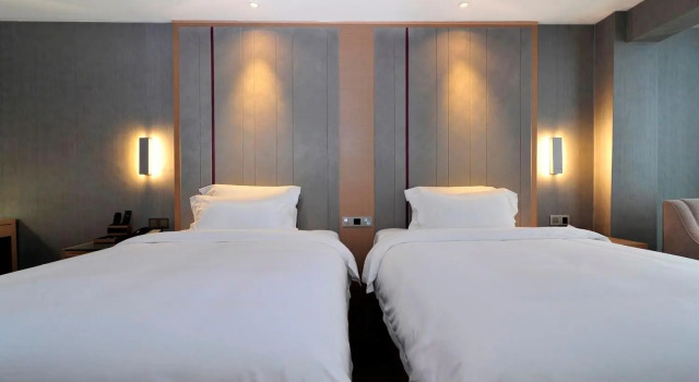 Двухместный номер Deluxe Lavande Hotels·Guiyaung North Railway Station