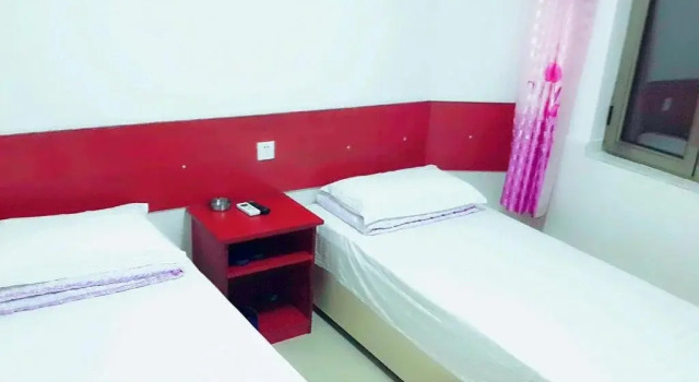 Xingyiyuan Inn, Book Hotel Hoteller i Huludao med parkering, Parkering