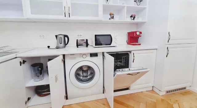 Spacious 5* luxury in historic center free parking, Varaa Huoneisto Cluj-Napoca 