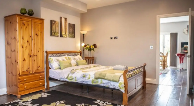 Inviting 1-bed Apartment in Dartford, Varaa Huoneisto Asunnot kohteessa Merseyside, Huoneisto