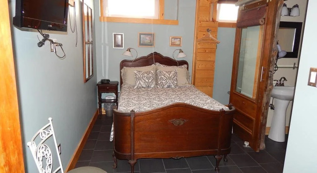 Blue Tin Roof Bed & Breakfast, Réserver Hôtel Livingstone Cove 