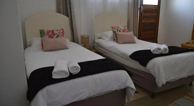 Suzie's Coffee Shop Accommodation