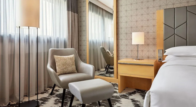 Двухместный номер Deluxe Sheraton Frankfurt Airport Hotel & Conference Center
