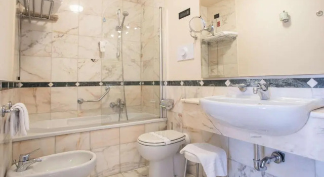 Двухместный номер Comfort Hotel Plaza