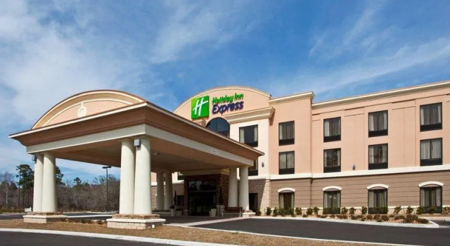 Люкс c 1 комнатой Holiday Inn Express Hotel & Suites Perry by IHG