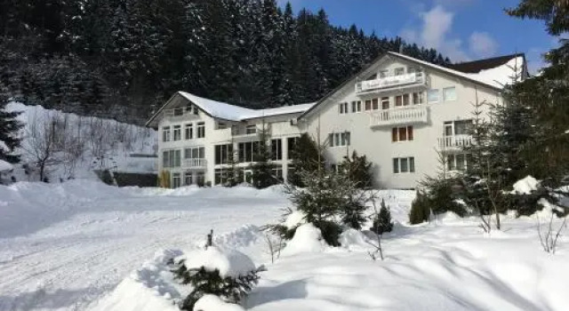 Casa Avram, Rezervovat Hotel Hotely v Suceviţa s parkováním, Parkování