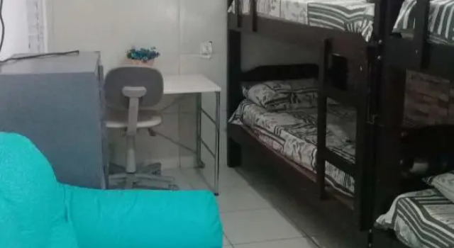 Кровать в общем номере (мужской номер) Vitoria Hostel