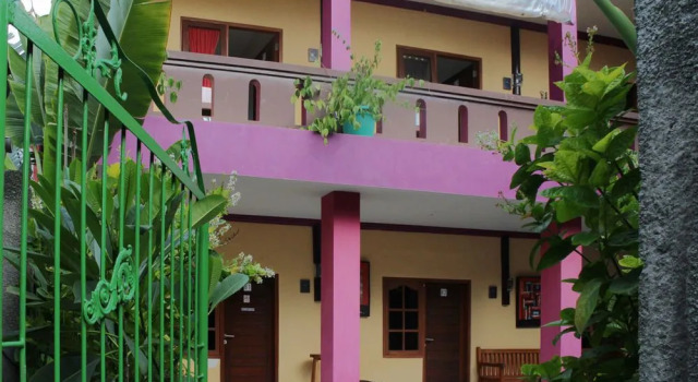 Airy Tuban Kediri Gang Ksatria 1 Kuta Bali, Забронировать Отель Тубан Кута, рядом с Магазин сувениров Krisna