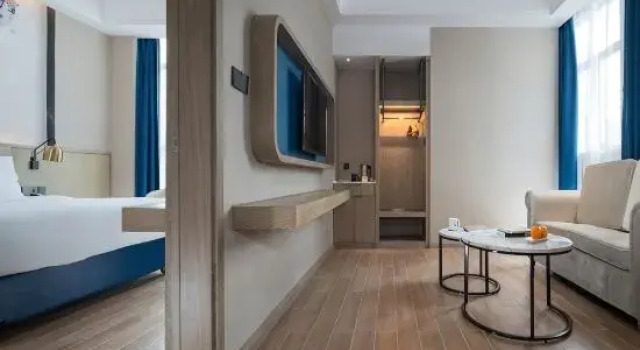 Люкс Business c 1 комнатой с красивым видом из окна Kyriad Marvelous Hotel Shenzhen Longgang Dayun City Center