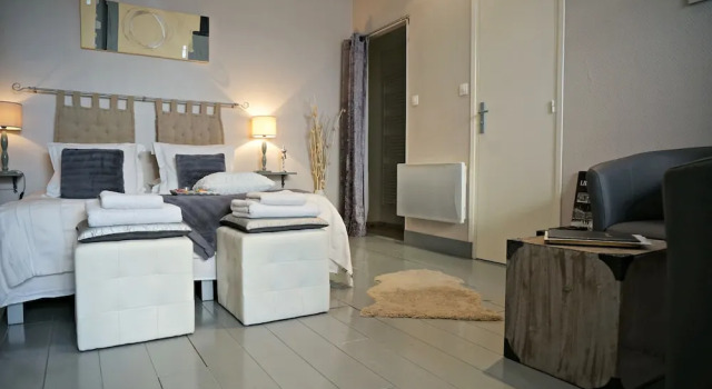 Appart Hôtel Lille - SUZANNE, Забронировать Отель Отели Лилля с парковкой, рядом с Chambre de Commerce, Парковка