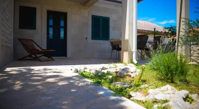 Apartment Markioli, Book Apartment Brac Island Omiš