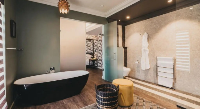 Полулюкс The Feather Hill Boutique Hotel