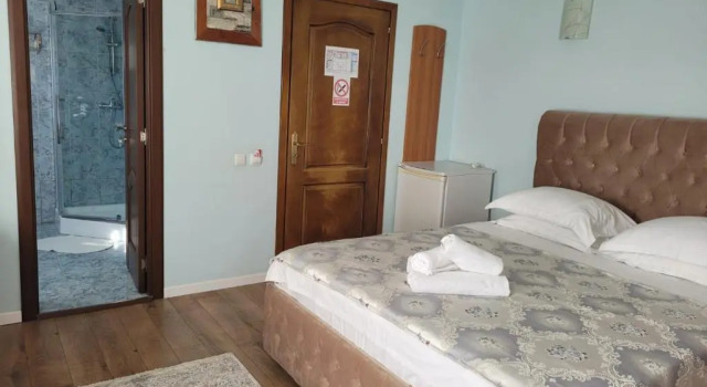 Pension Tui, Забронировать Отель Отели Синая с парковкой, рядом с Замок Пелеш, Парковка