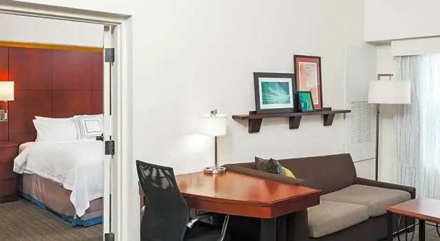 Четырёхместный люкс с 2 комнатами Residence Inn Orlando Airport