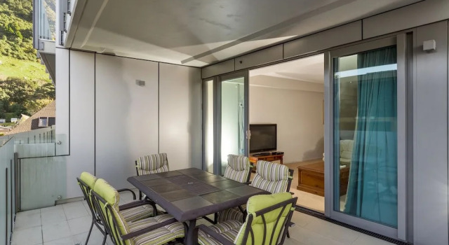 Апартаменты с 2 комнатами с балконом Private 2 Bedroom at the Pacific