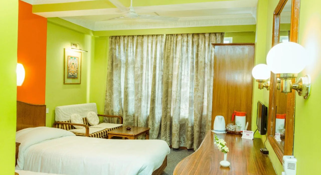 Harati Manor Inn