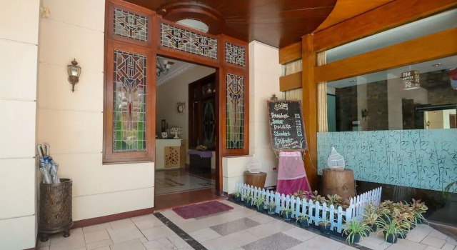 Airy Klojen Lamongan 12 Malang, Rezerwuj Hotel Hotele w Malang z basenem, w pobliżu Taman Rekreasi Kota, Basen