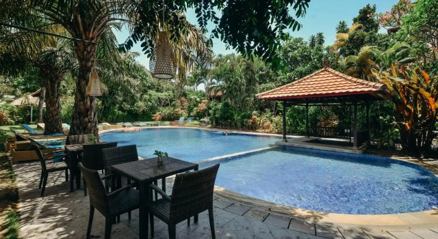 Отель Three Brothers Bungalows & Villas
