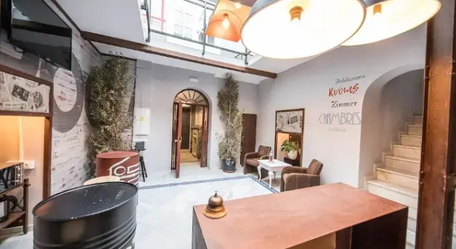 Factory Rooms Tarifa - Hostel, Забронировать Хостел Хостелы Тарифа, рядом с Castillo de Guzmán, Хостел