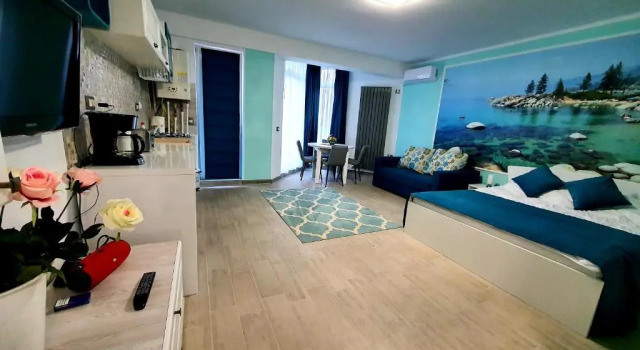 ALEZZI Majestic Apartments 97, Prenota Appartamento Hotel a Mamaia-Sat con piscina, Piscina