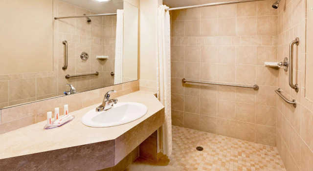 Двухместный номер Standard Super 8 by Wyndham Traverse City