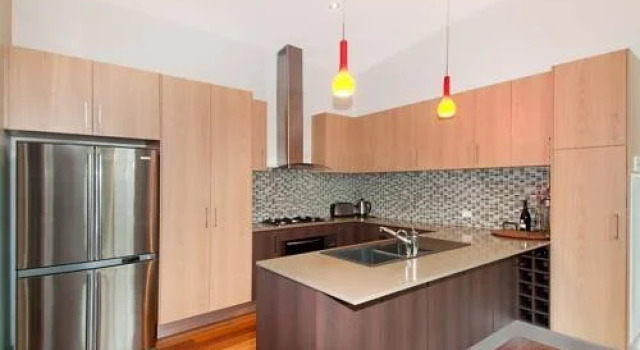 Ellerina Sea Vista Luxury Family Retreat with sauna, pool, amazing water views, walk to beach