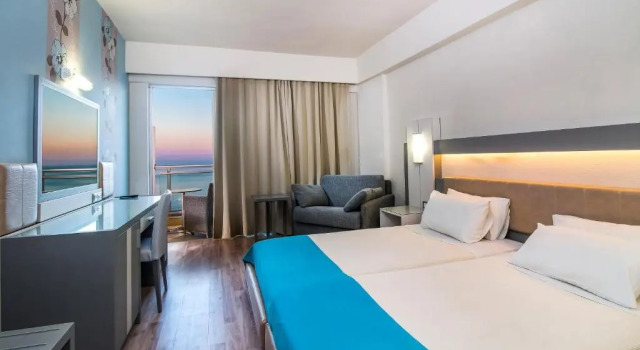 Двухместный номер Superior с видом на море Pegasos Deluxe Beach Hotel