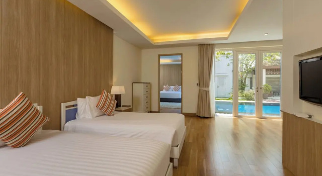 Вилла с 3 комнатами oceanfront Andaman Pool Villas, Maikhao Beach Phuket