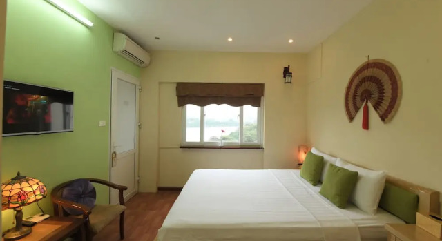 Номер Deluxe с видом на озеро Holiday Lakeview Hotel