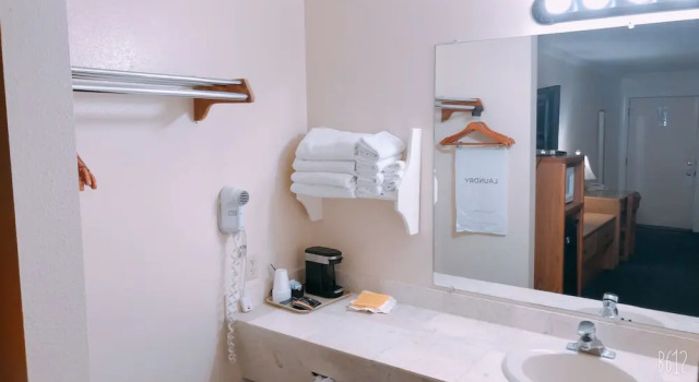 Четырёхместный номер Standard Covered Wagon Motel Lusk WY