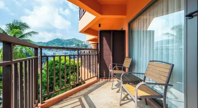 Двухместный номер Premier с балконом Courtyard by Marriott Phuket, Patong Beach Resort