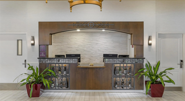 Best Western Plus Vineyard Inn & Suites
