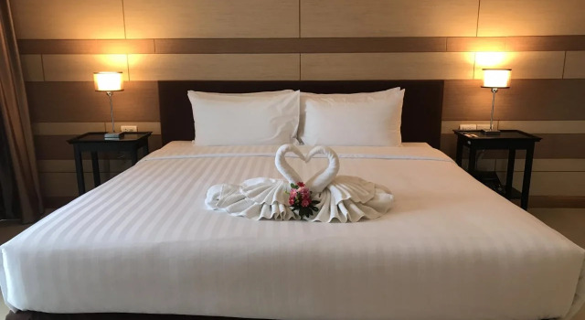 Srivaree Pavilion Hotel And Training Center, Varaa Hotelli SPA-hotellit kohteessa Central Thailand, SPA